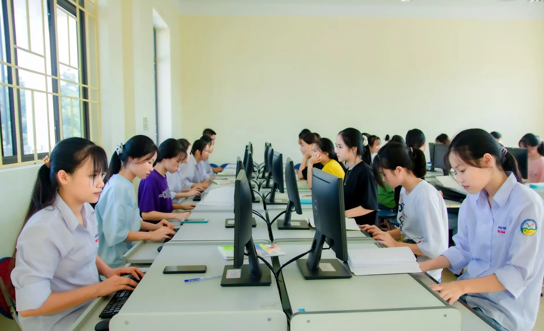 海南企业公文流转系统选型指南：审批流软件功能对比与实施要点